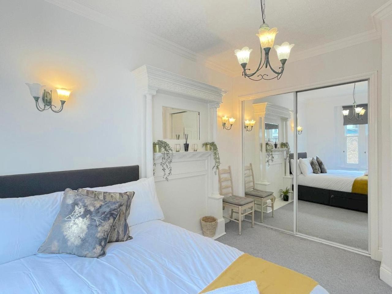 Luxury Apartment In Paddington Londra Dış mekan fotoğraf