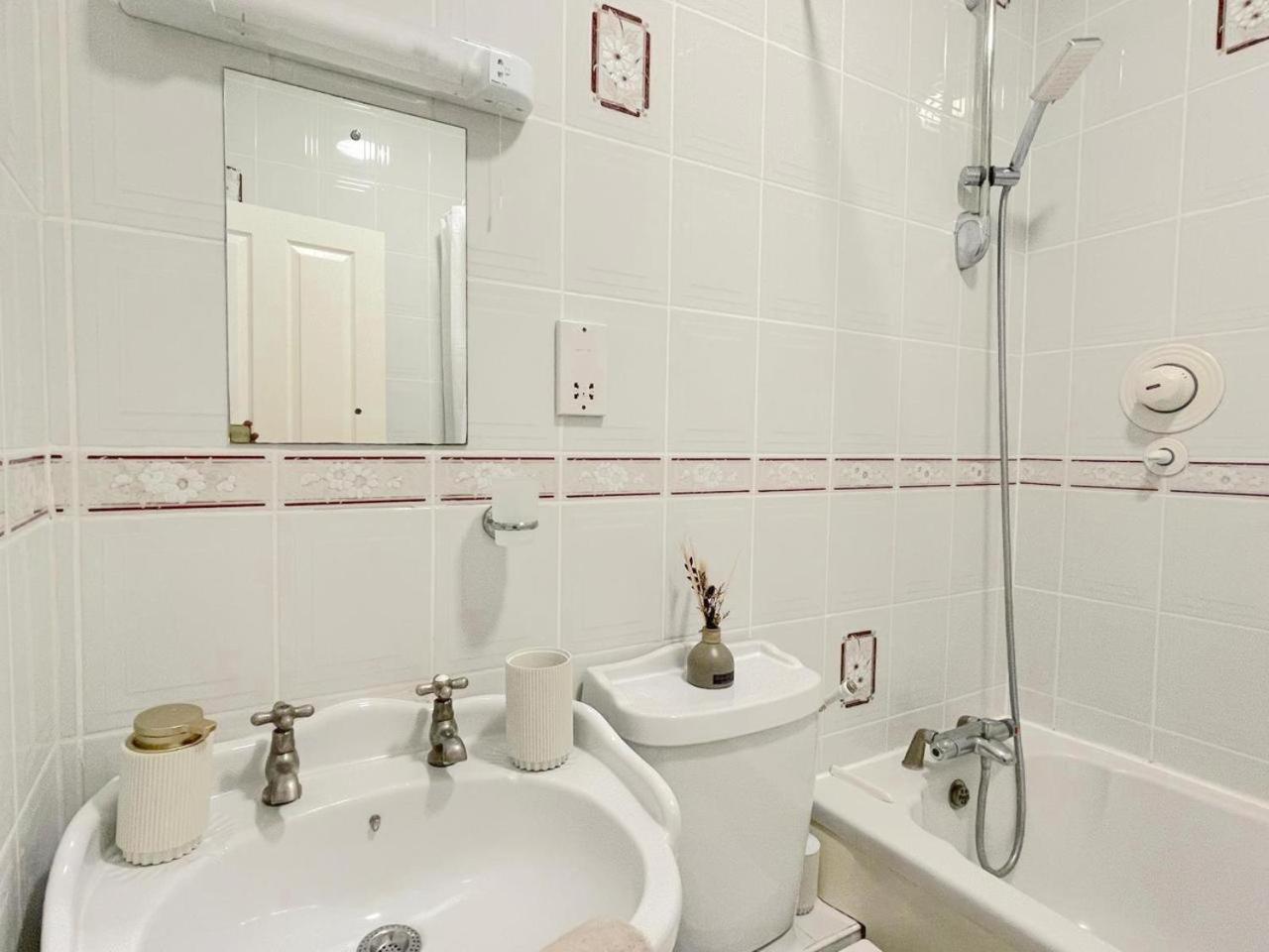 Luxury Apartment In Paddington Londra Dış mekan fotoğraf