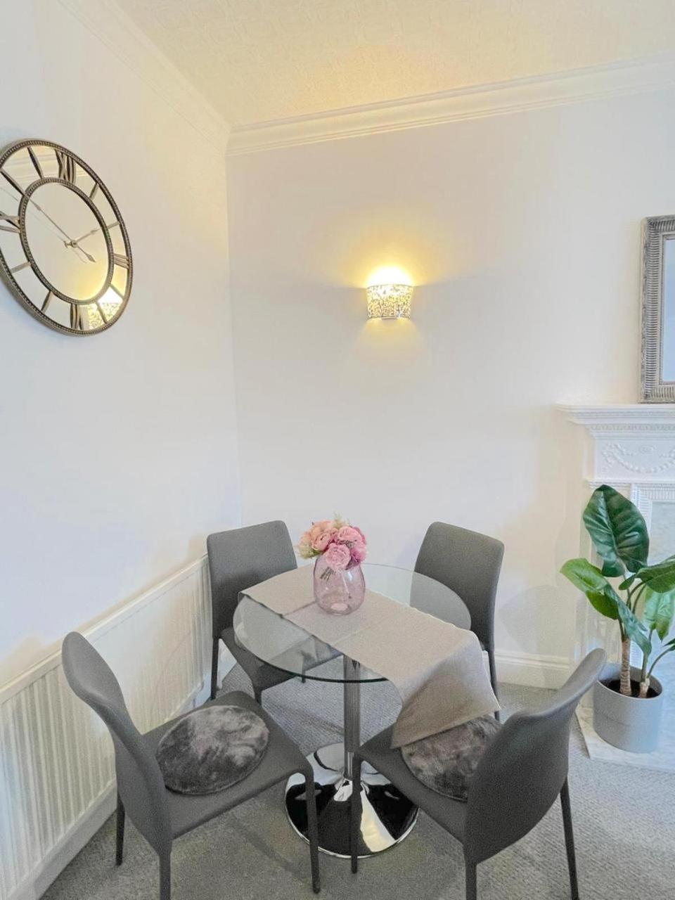 Luxury Apartment In Paddington Londra Dış mekan fotoğraf