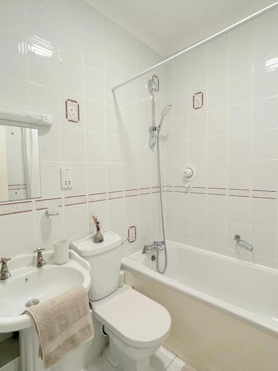Luxury Apartment In Paddington Londra Dış mekan fotoğraf